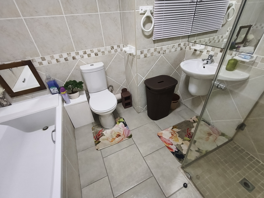3 Bedroom Property for Sale in Paradise Beach Eastern Cape